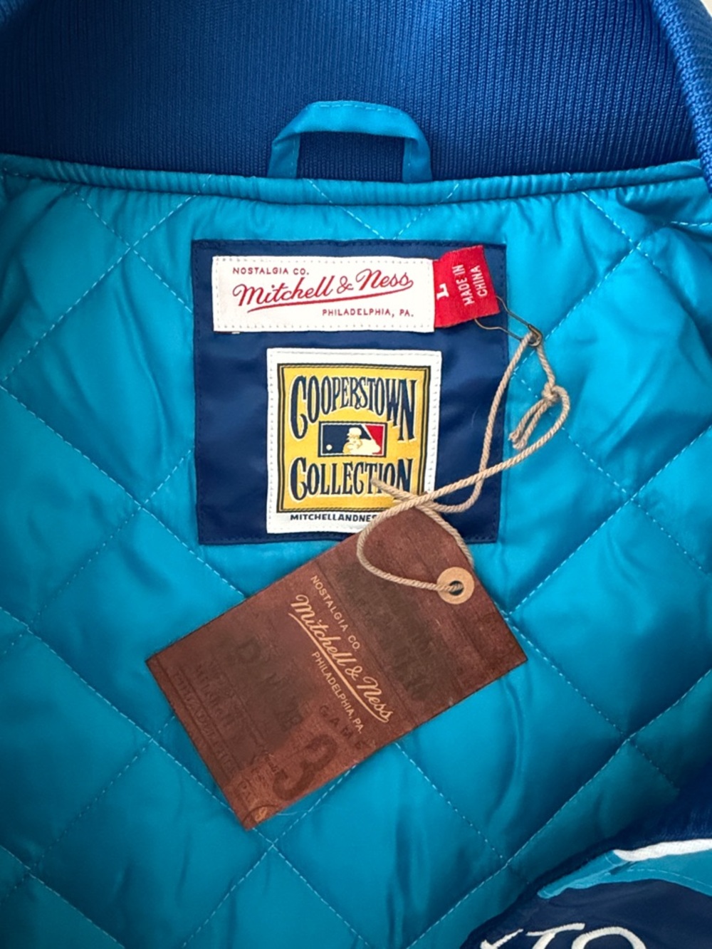 Mitchell & Ness Toronto Blue Jays Bomber Jacket - Picture 11 of 12